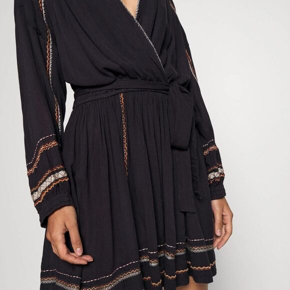 Free People Delilah Embroidered Wrap Dress Size small - Picture 5 of 10